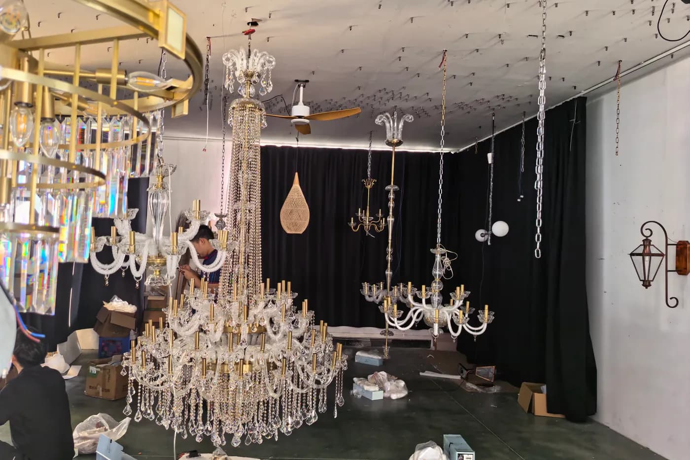 Full-scale chandelier pre-installation in the workshop